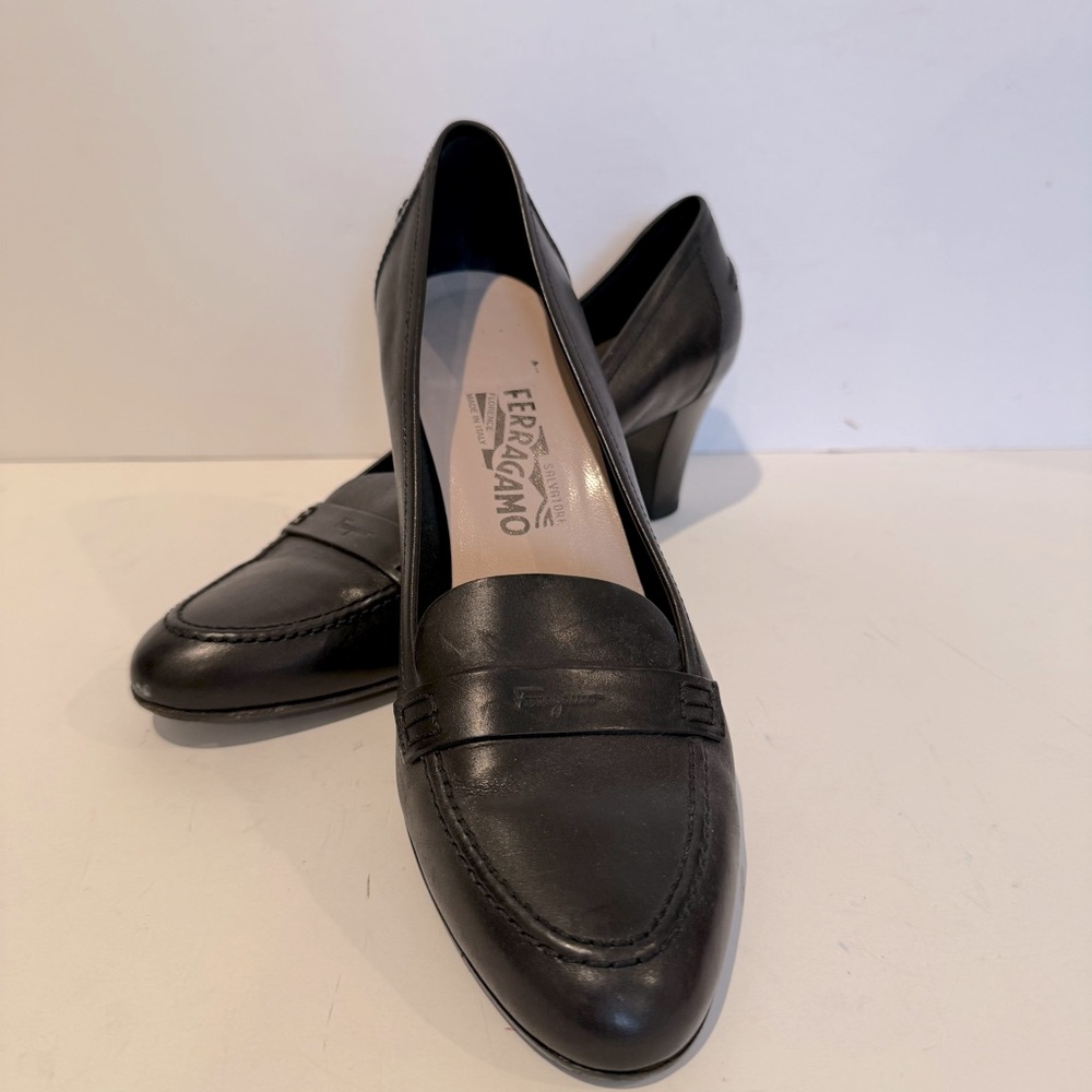 Salvatore Ferragamo Black Heels Sleek Pumps Size 9 C
